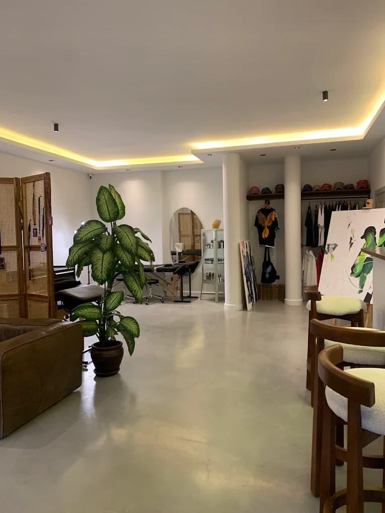 Ink People Erenköy dövme stüdyosu — çalışma alanı